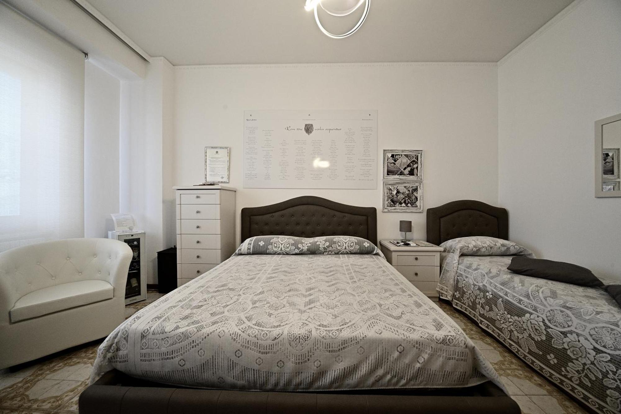 Bed and Breakfast Wast-Host By Michelangelo Васто Номер фото